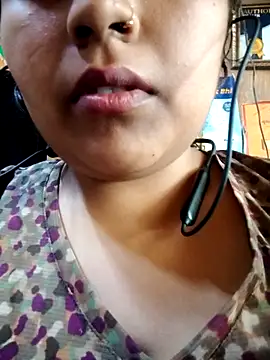 Snapshot of Love-Veronica chatting on February 8, 8:18 am Love-Veronica online show from February 8, 8:18 am