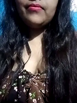 Snapshot of Love-Veronica chatting on February 19, 6:04 pm Love-Veronica online show from February 19, 6:04 pm