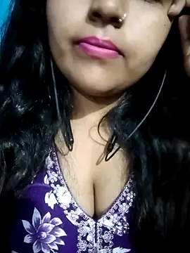 Snapshot of Love-Veronica chatting on February 25, 12:59 pm Love-Veronica online show from February 25, 12:59 pm