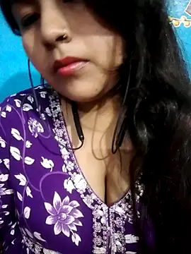 Snapshot of Love-Veronica chatting on February 28, 11:44 am Love-Veronica online show from February 28, 11:44 am