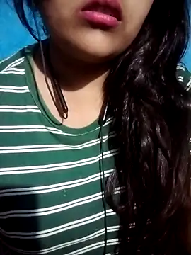 Love-Veronica online show from April 20, 5:37 pm