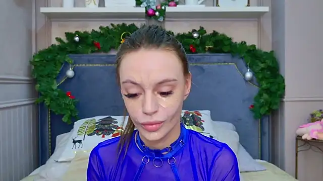 RebeccaMartons online show from December 23, 12:57 am
