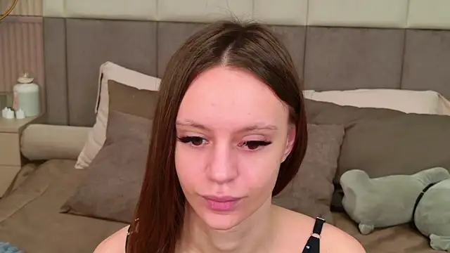 RebeccaMartons online show from February 4, 8:59 pm