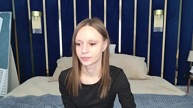 RebeccaMartons online show from March 18, 8:37 pm