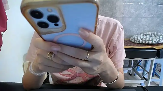 HotQueen online show from June 1, 2:13 am