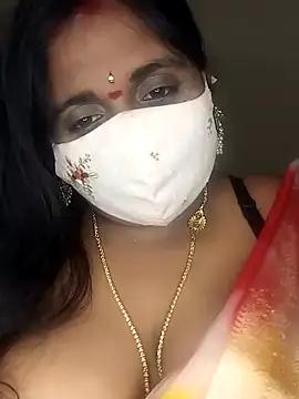 Snapshot of Sexy_Radhikaa chatting on February 7, 12:06 pm Sexy Radhikaa online show from February 7, 12:06 pm