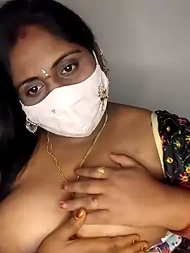 Snapshot of Sexy_Radhikaa chatting on February 10, 7:04 am Sexy Radhikaa online show from February 10, 7:04 am