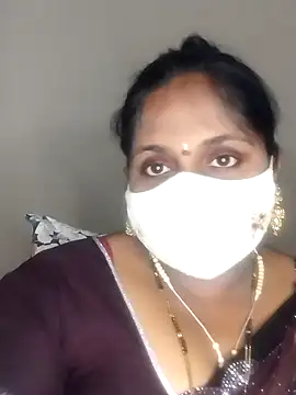 Snapshot of Sexy_Radhikaa chatting on March 10, 4:03 pm Sexy Radhikaa online show from March 10, 4:03 pm