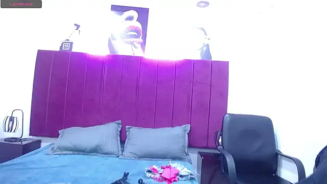 Kylee28 online show from February 17, 7:53 pm