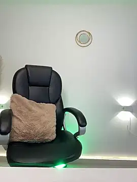 leylaclintonxx online show from December 7, 7:32 pm