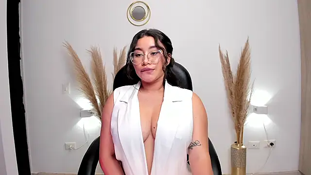 leylaclintonxx online show from December 22, 10:36 pm