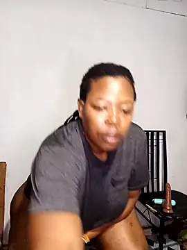 curvyloneah75 online show from November 27, 4:58 am