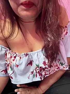 Snapshot of _nishalove19 chatting on December 24, 7:55 pm nishalove19 online show from December 24, 7:55 pm