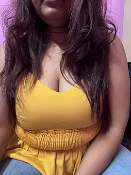 Snapshot of _nishalove19 chatting on January 15, 8:05 pm nishalove19 online show from January 15, 8:05 pm