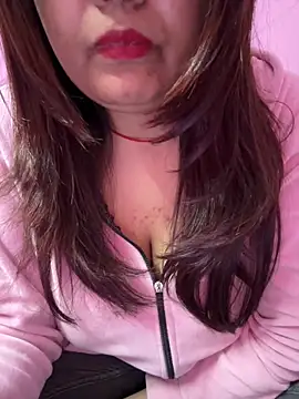 Snapshot of _nishalove19 chatting on February 6, 7:18 pm nishalove19 online show from February 6, 7:18 pm