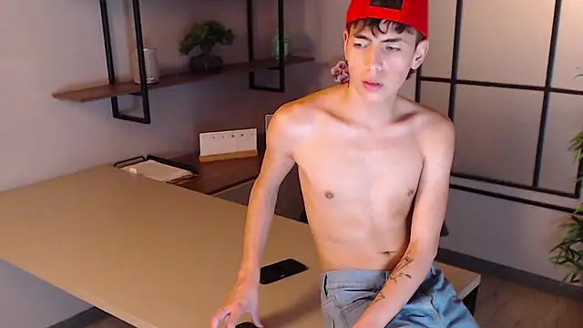 MattiDeLuca online show from December 19, 2:46 pm