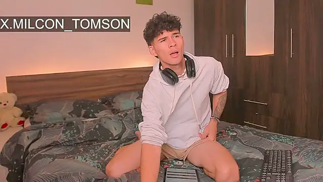 Milcon Thomson online show from September 22, 7:49 pm