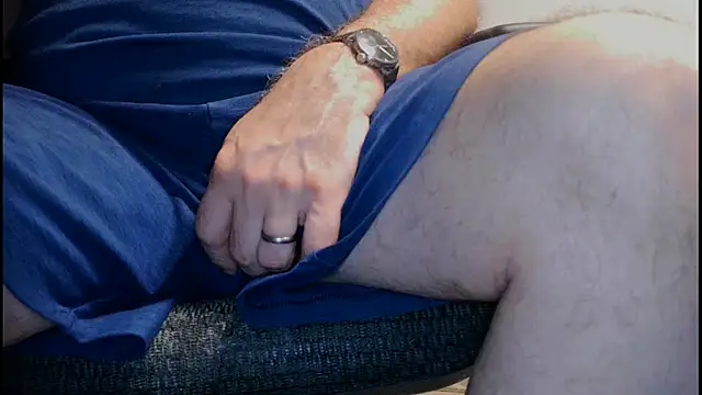 Snapshot of thickdaddy59 chatting on June 11, 2:00 am thickdaddy59 online show from June 11, 2:00 am