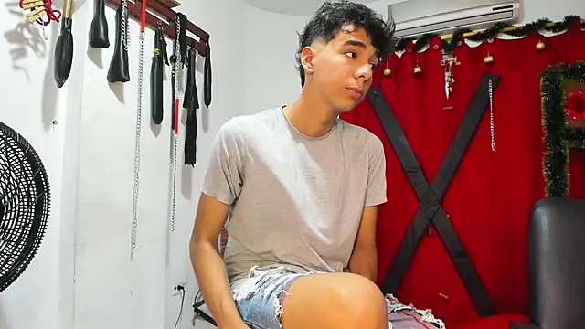 Harry LatinBoy online show from December 8, 7:43 pm