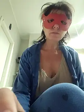 Snapshot of Vagabondainnamorata chatting on November 22, 4:11 am Vagabondainnamorata online show from November 22, 4:11 am