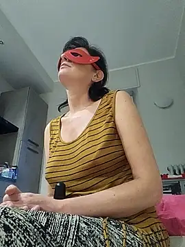 Snapshot of Vagabondainnamorata chatting on November 24, 3:45 pm Vagabondainnamorata online show from November 24, 3:45 pm