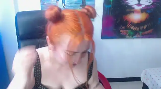 Snapshot of XxMiaSexxyHotxX chatting on January 16, 7:52 pm XxMiaSexxyHotxX online show from January 16, 7:52 pm