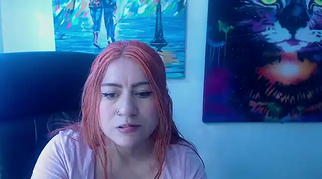 Snapshot of XxMiaSexxyHotxX chatting on January 22, 1:53 pm XxMiaSexxyHotxX online show from January 22, 1:53 pm