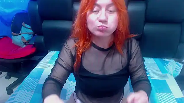 Snapshot of XxMiaSexxyHotxX chatting on October 9, 2:04 pm XxMiaSexxyHotxX online show from October 9, 2:04 pm