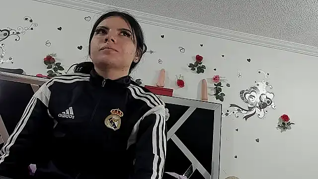 Snapshot of abby_eemily chatting on October 24, 12:01 pm abby eemily online show from October 24, 12:01 pm