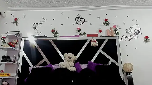 Snapshot of abby_eemily chatting on October 30, 12:06 pm abby eemily online show from October 30, 12:06 pm