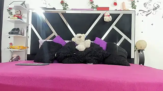 Snapshot of abby_eemily chatting on November 4, 12:04 pm abby eemily online show from November 4, 12:04 pm