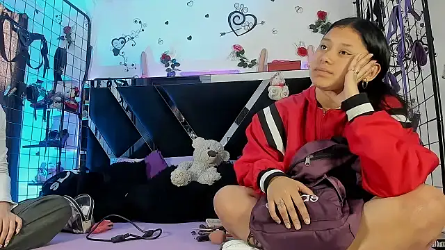 Snapshot of abby_eemily chatting on November 12, 12:16 pm abby eemily online show from November 12, 12:16 pm