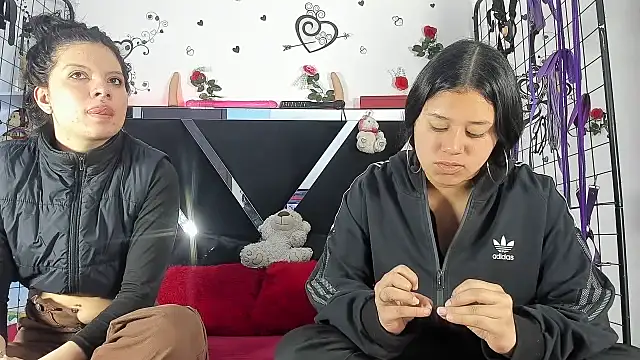 Snapshot of abby_eemily chatting on November 20, 12:05 pm abby eemily online show from November 20, 12:05 pm