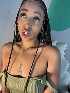 LollaByer online show from March 6, 9:11 pm