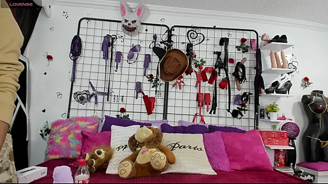 thedream girls online show from June 12, 1:10 pm