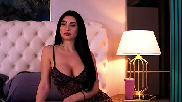 IsabelleHunt online show from February 3, 5:29 am