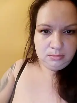 Szilvi93 online show from April 17, 4:59 am