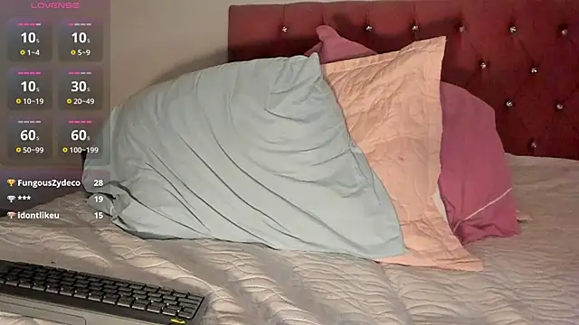 Snapshot of Lady_Rey chatting on February 13, 4:11 am Lady Rey online show from February 13, 4:11 am