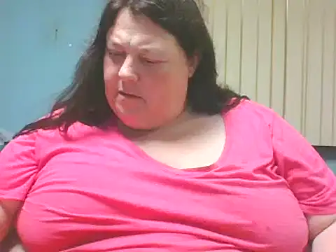 Honeybee2025 online show from January 6, 10:37 pm