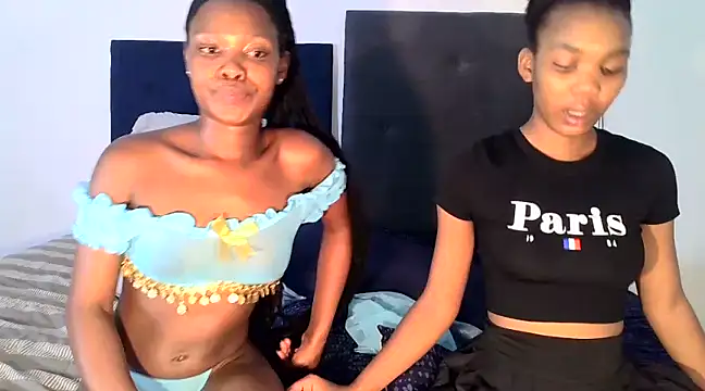 Snapshot of RayaBae chatting on December 4, 10:41 pm RayaBae online show from December 4, 10:41 pm