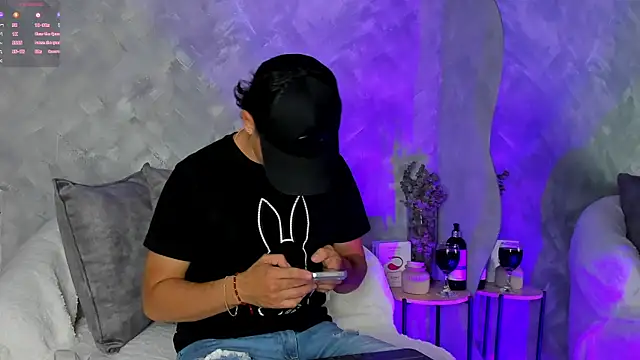Snapshot of -Bruno-Bs chatting on October 21, 10:43 pm -Bruno-Bs online show from October 21, 10:43 pm