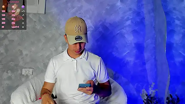Snapshot of -Bruno-Bs chatting on November 17, 10:59 pm -Bruno-Bs online show from November 17, 10:59 pm