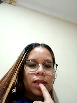 anthiamelisa online show from February 25, 12:14 am