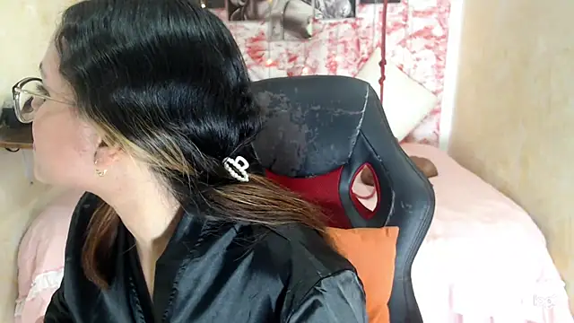 anthiamelisa online show from September 28, 6:24 pm