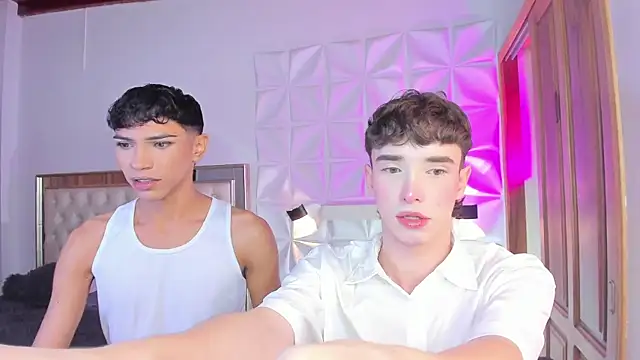 Snapshot of im_sebaslopez chatting on February 8, 7:28 pm im sebaslopez online show from February 8, 7:28 pm