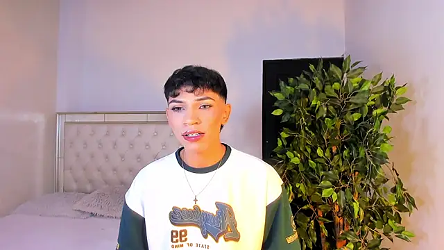 Snapshot of im_sebaslopez chatting on February 10, 7:51 pm im sebaslopez online show from February 10, 7:51 pm