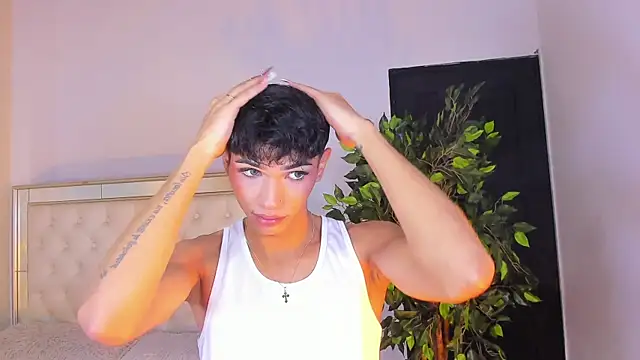 Snapshot of im_sebaslopez chatting on February 17, 8:26 pm im sebaslopez online show from February 17, 8:26 pm