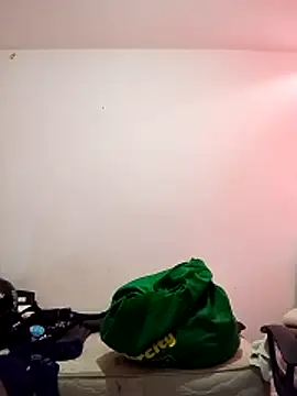 nicolle milf1978 online show from April 15, 9:59 pm