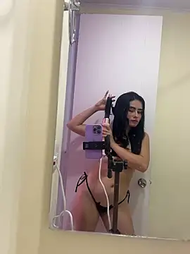 Snapshot of Aria_uwu chatting on December 17, 11:49 am Aria uwu online show from December 17, 11:49 am