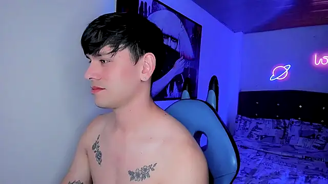 Snapshot of joe_jhon chatting on December 8, 11:51 pm joe jhon online show from December 8, 11:51 pm